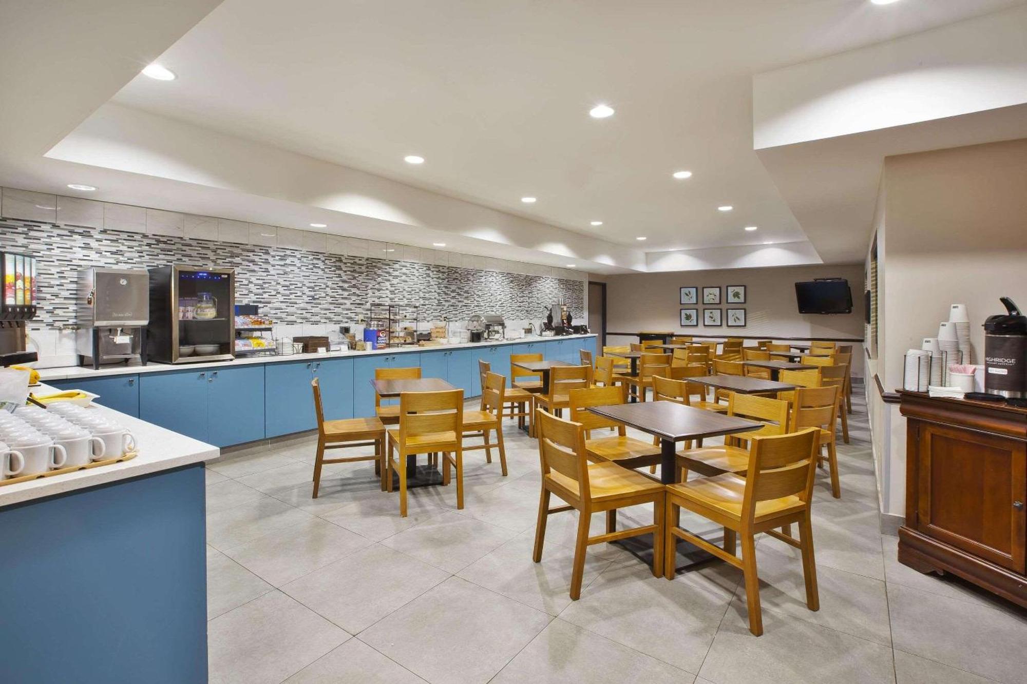Country Inn & Suites By Radisson, Big Rapids, Mi Eksteriør bilde